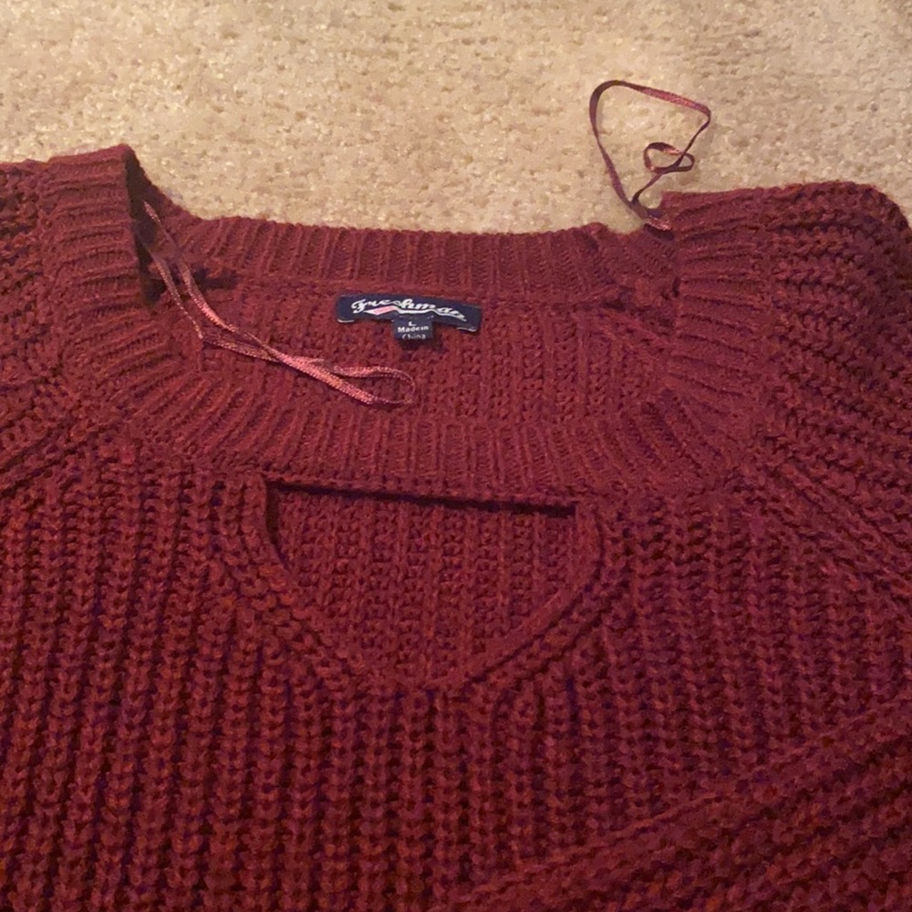 Sweater - Picture 4 of 4